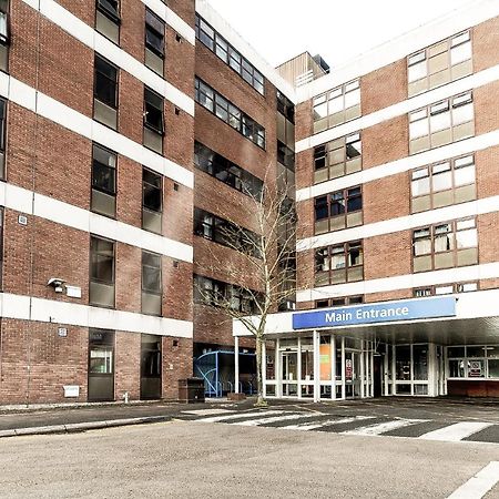 Modern Luxury Serviced Duplex Apartments By Repose- 150 Metro Court, ウェスト・ブロミッチ エクステリア 写真