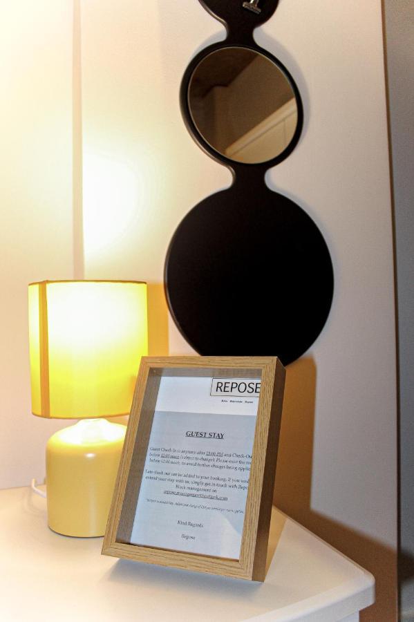 Modern Luxury Serviced Duplex Apartments By Repose- 150 Metro Court, ウェスト・ブロミッチ エクステリア 写真