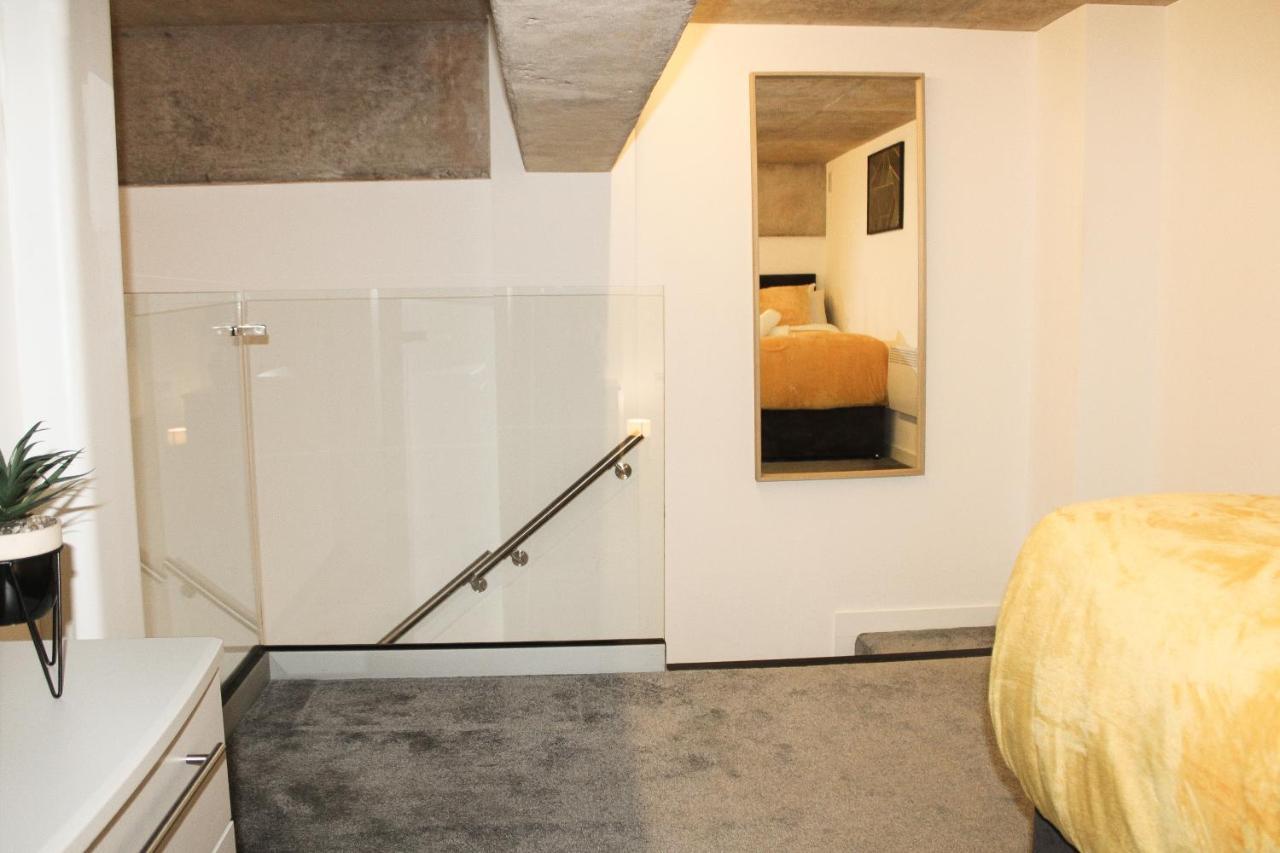 Modern Luxury Serviced Duplex Apartments By Repose- 150 Metro Court, ウェスト・ブロミッチ エクステリア 写真