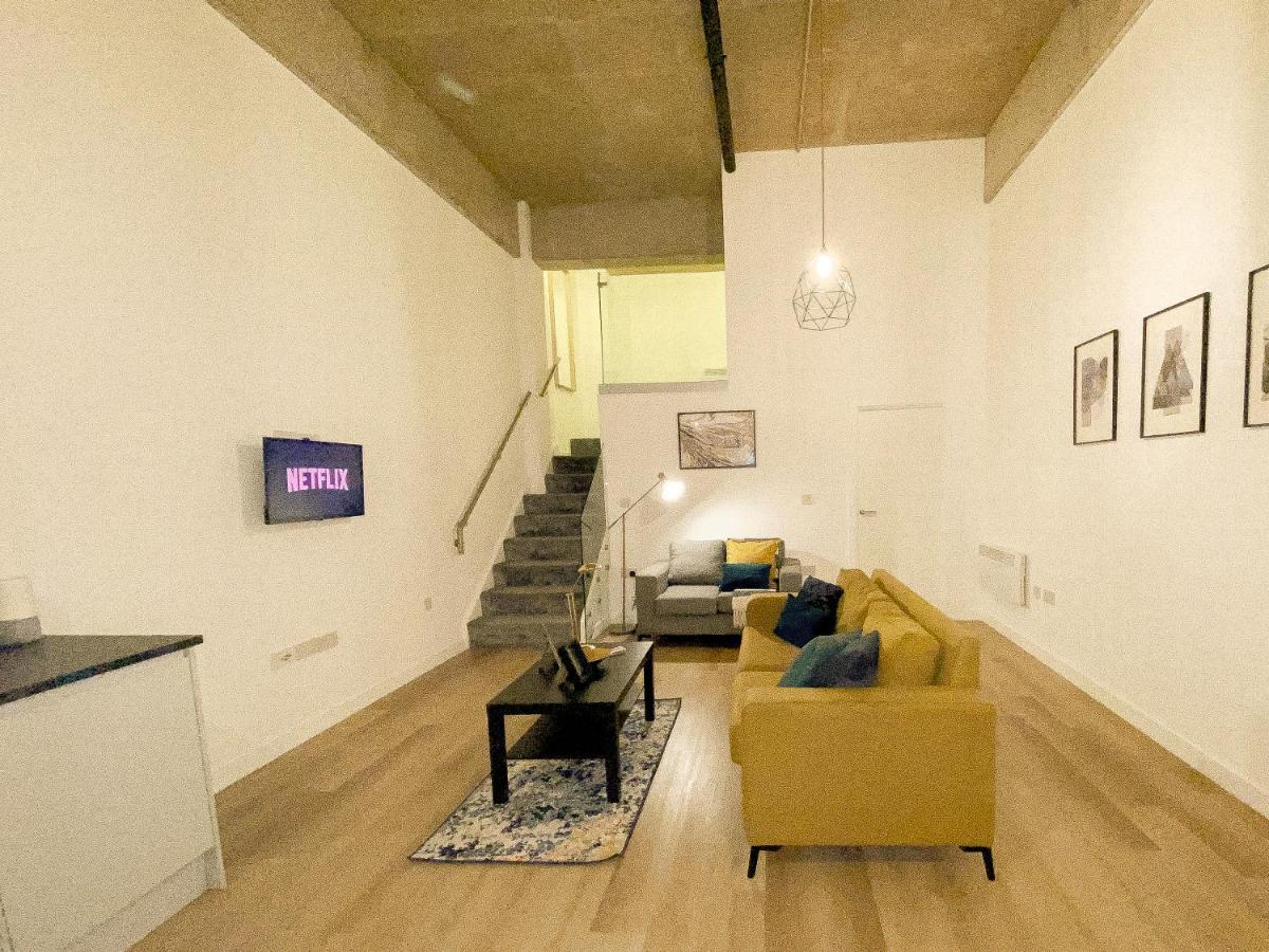 Modern Luxury Serviced Duplex Apartments By Repose- 150 Metro Court, ウェスト・ブロミッチ エクステリア 写真