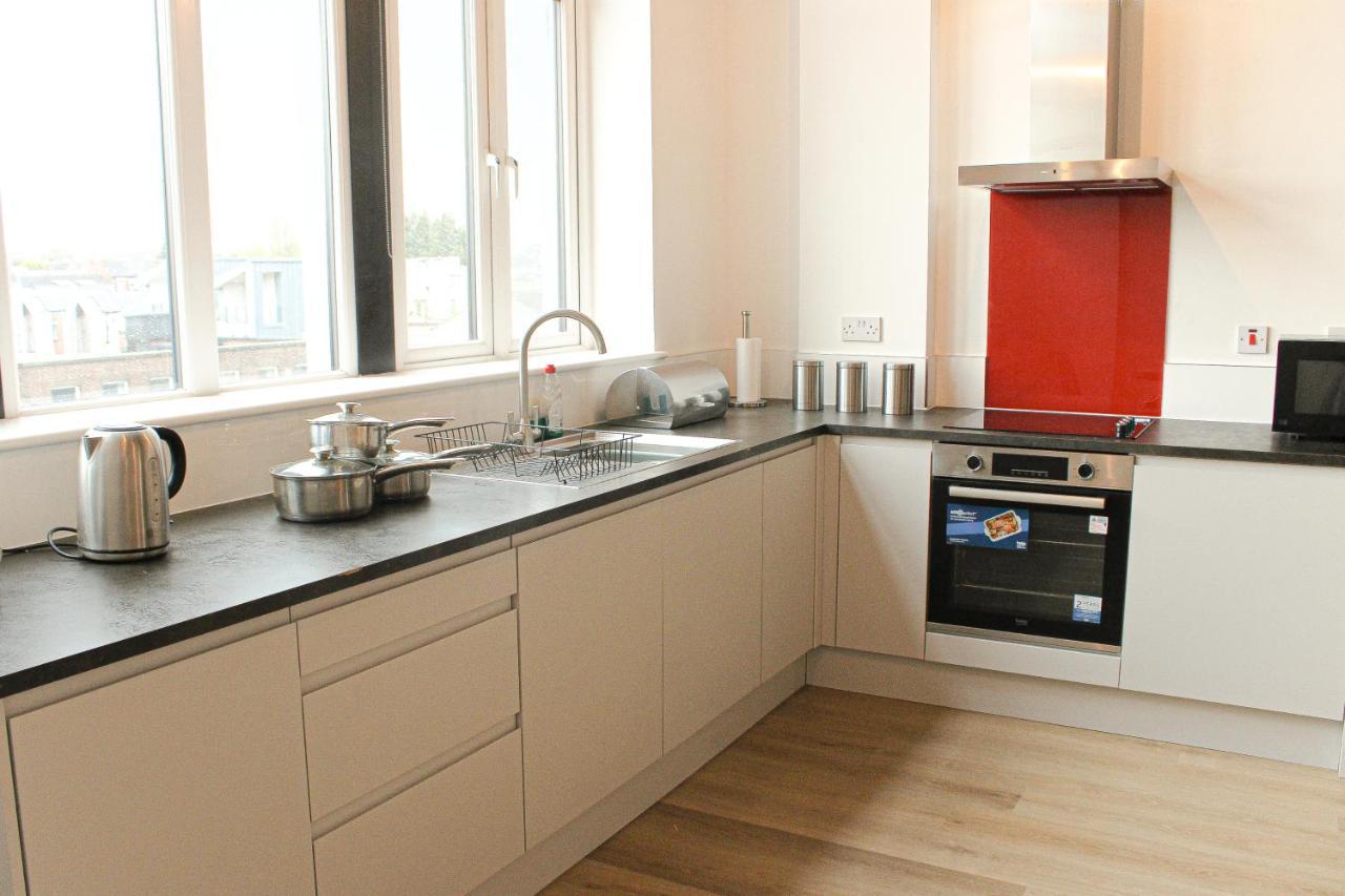 Modern Luxury Serviced Duplex Apartments By Repose- 150 Metro Court, ウェスト・ブロミッチ エクステリア 写真