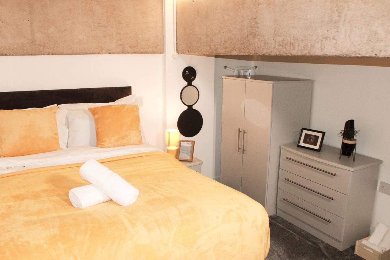 Modern Luxury Serviced Duplex Apartments By Repose- 150 Metro Court, ウェスト・ブロミッチ エクステリア 写真