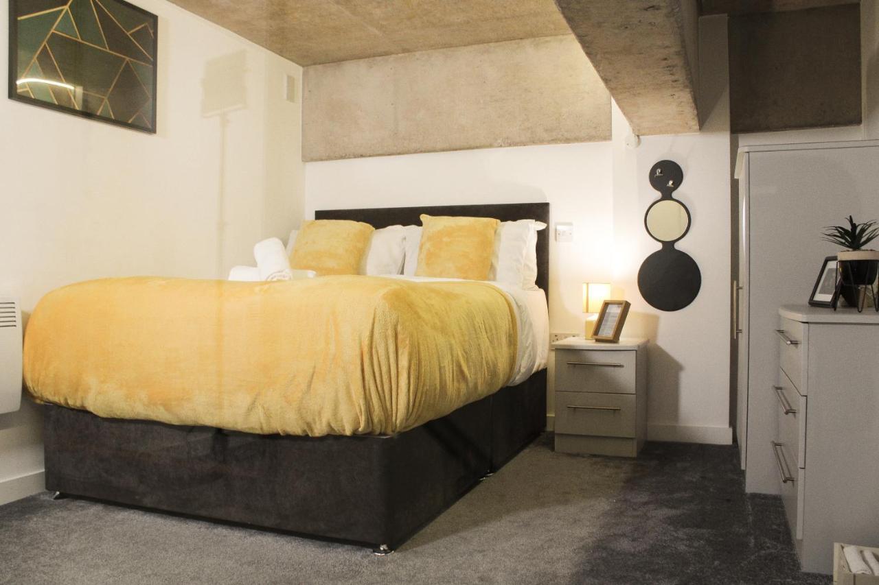 Modern Luxury Serviced Duplex Apartments By Repose- 150 Metro Court, ウェスト・ブロミッチ エクステリア 写真