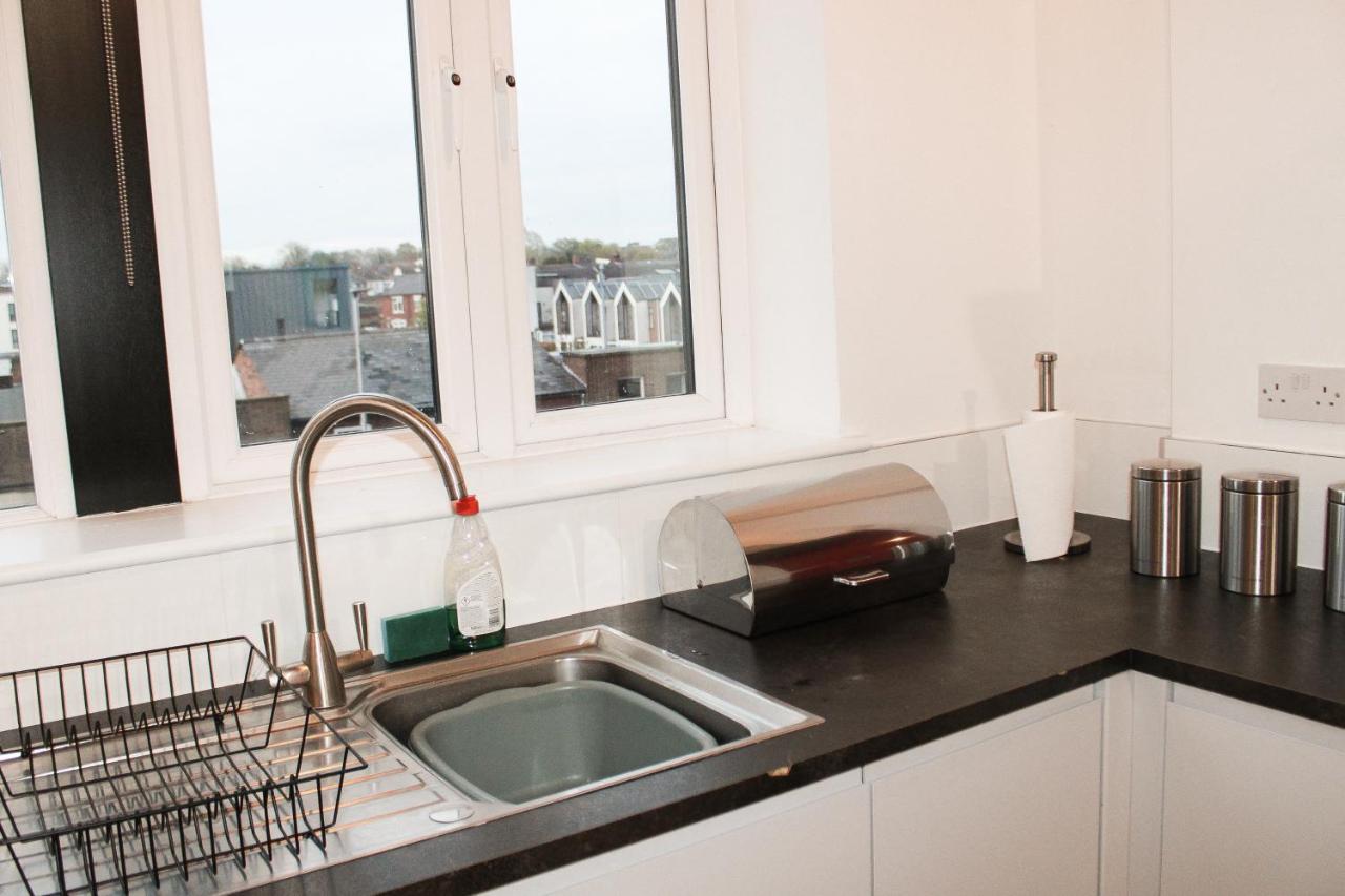 Modern Luxury Serviced Duplex Apartments By Repose- 150 Metro Court, ウェスト・ブロミッチ エクステリア 写真