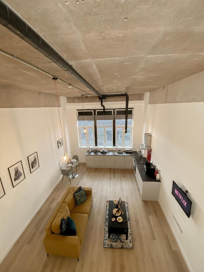 Modern Luxury Serviced Duplex Apartments By Repose- 150 Metro Court, ウェスト・ブロミッチ エクステリア 写真