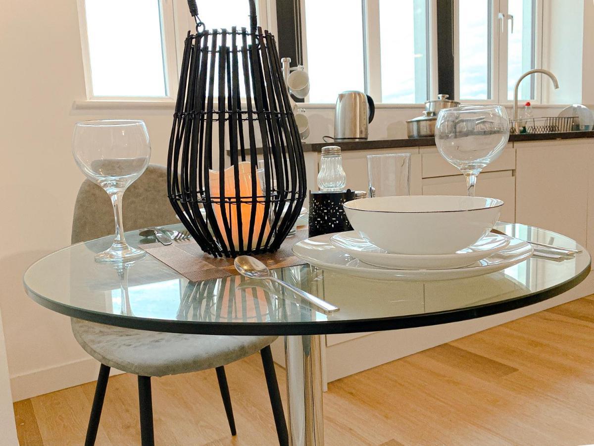 Modern Luxury Serviced Duplex Apartments By Repose- 150 Metro Court, ウェスト・ブロミッチ エクステリア 写真