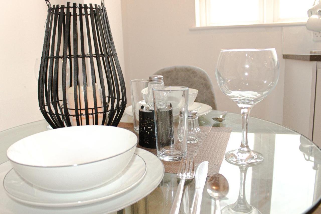 Modern Luxury Serviced Duplex Apartments By Repose- 150 Metro Court, ウェスト・ブロミッチ エクステリア 写真