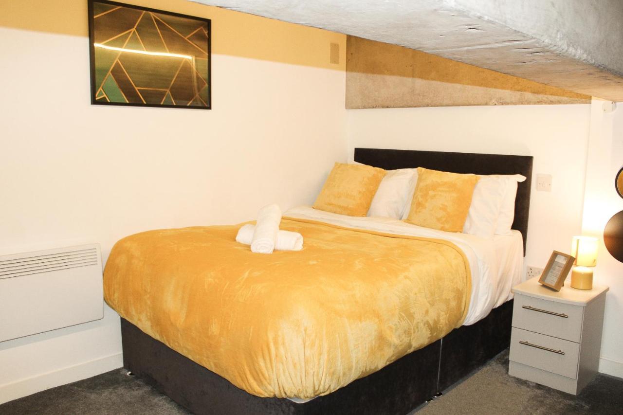 Modern Luxury Serviced Duplex Apartments By Repose- 150 Metro Court, ウェスト・ブロミッチ エクステリア 写真