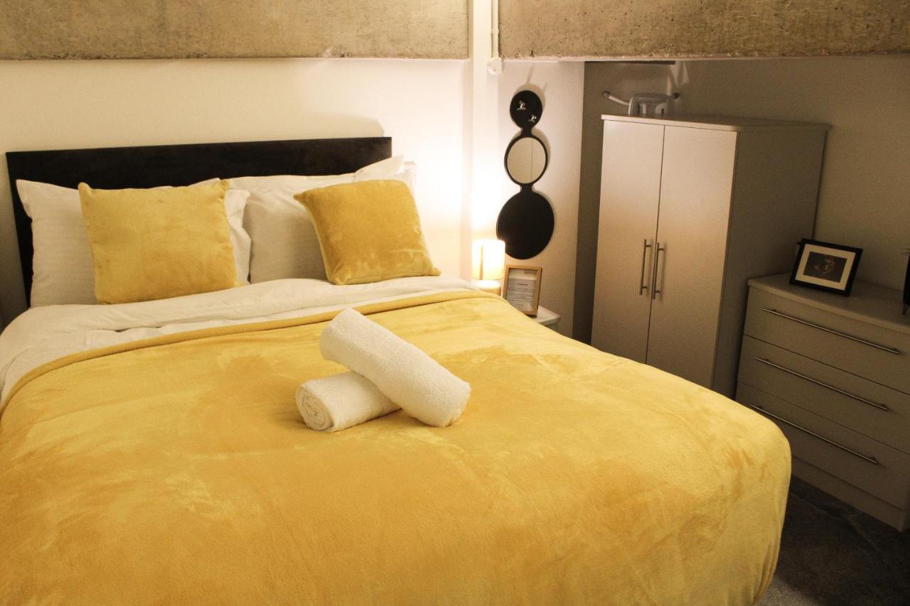 Modern Luxury Serviced Duplex Apartments By Repose- 150 Metro Court, ウェスト・ブロミッチ エクステリア 写真